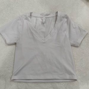 Athleta cropped shirt